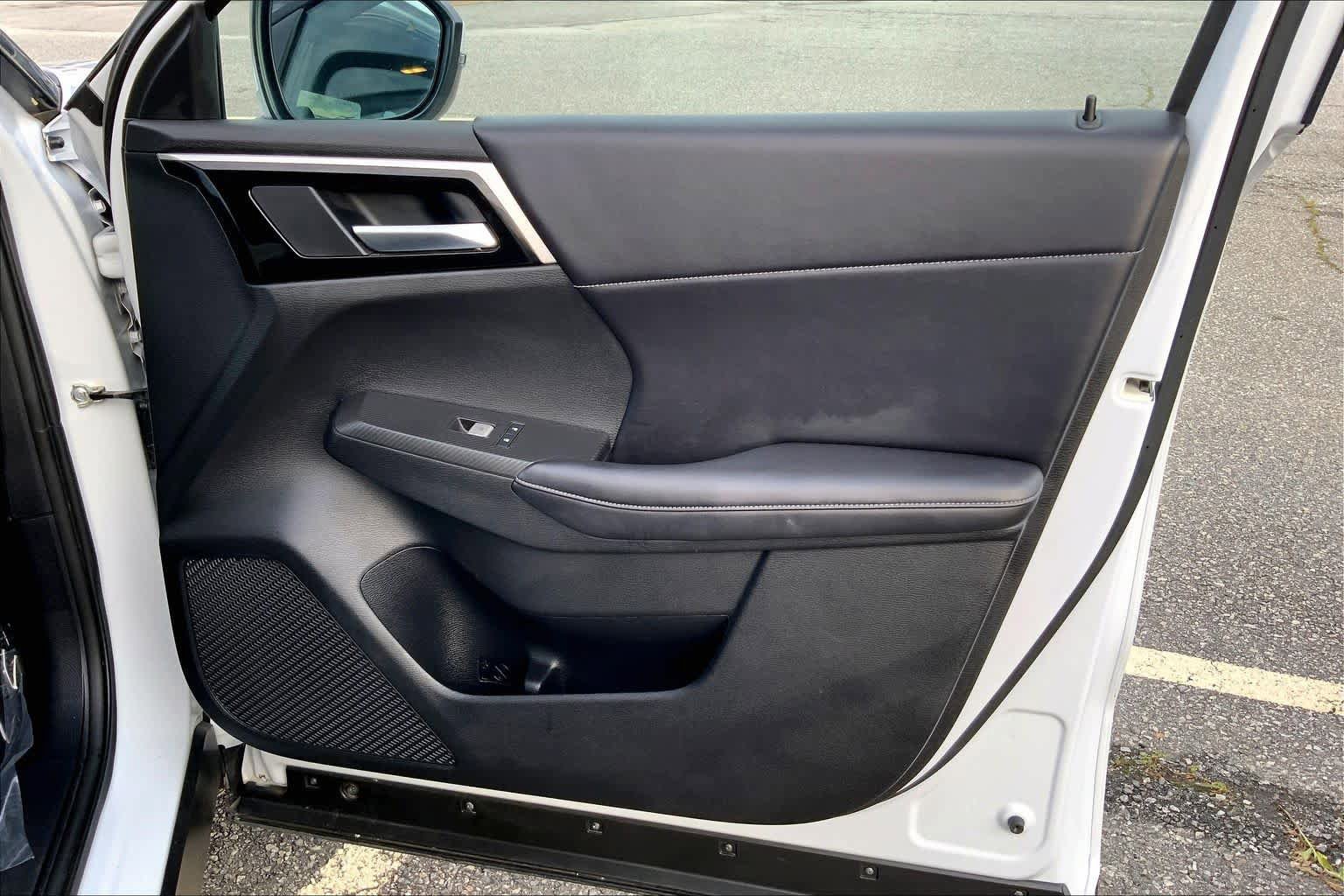 Used 2024 Mitsubishi Outlander SE FWD image 22