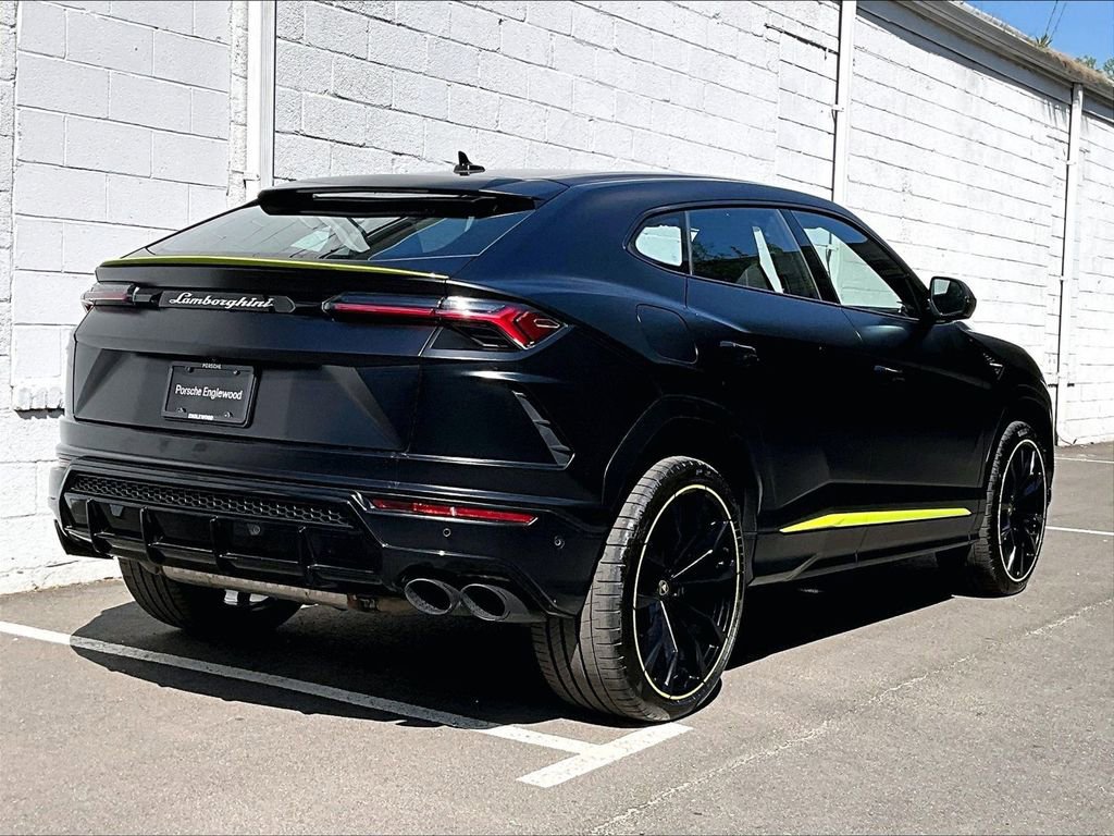 Used 2022 Lamborghini Urus AWD/4WD image 17