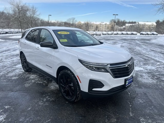 Used 2024 Chevrolet Equinox LS w/ LS Convenience Package image 3