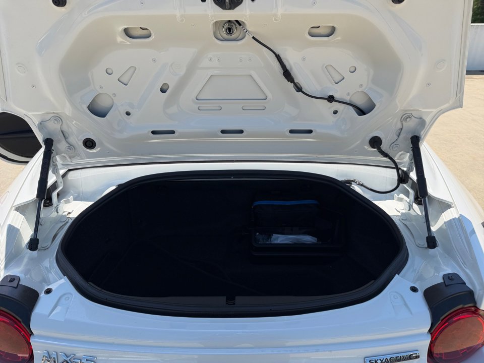 Used 2022 MAZDA MX-5 Miata RF Grand Touring RWD image 15