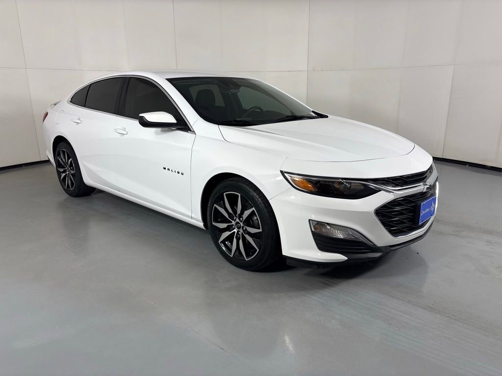 Used 2023 Chevrolet Malibu RS FWD image 2