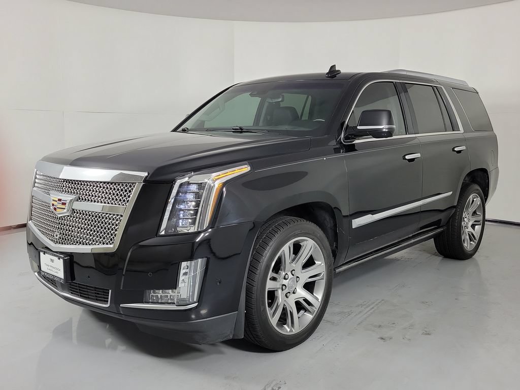 Used 2017 Cadillac Escalade Premium Luxury RWD image 2