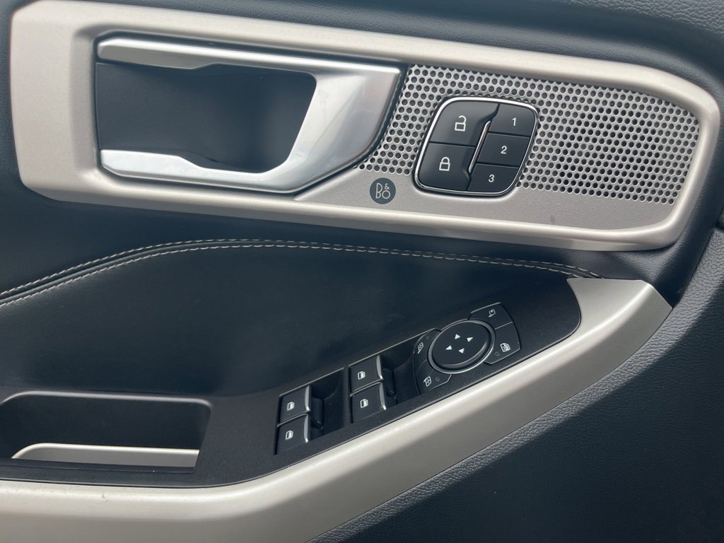 Used 2022 Ford Explorer Limited w/ Equipment Group 301A image 27