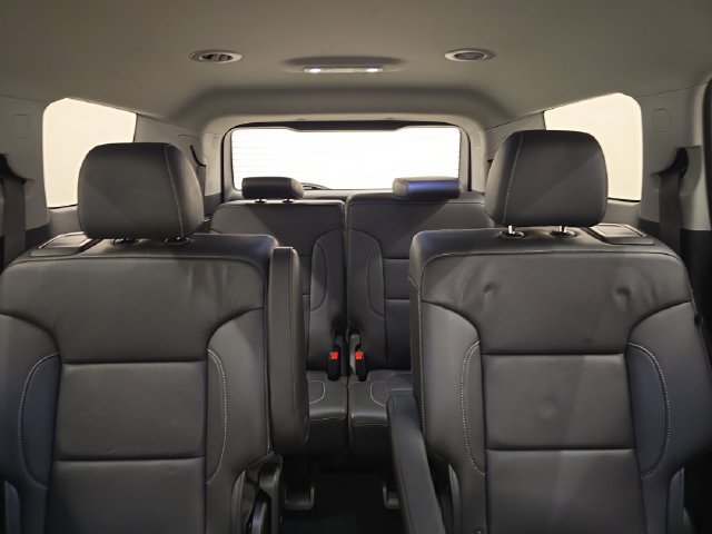 Used 2022 GMC Acadia SLT w/ Technology Package AWD/4WD image 24