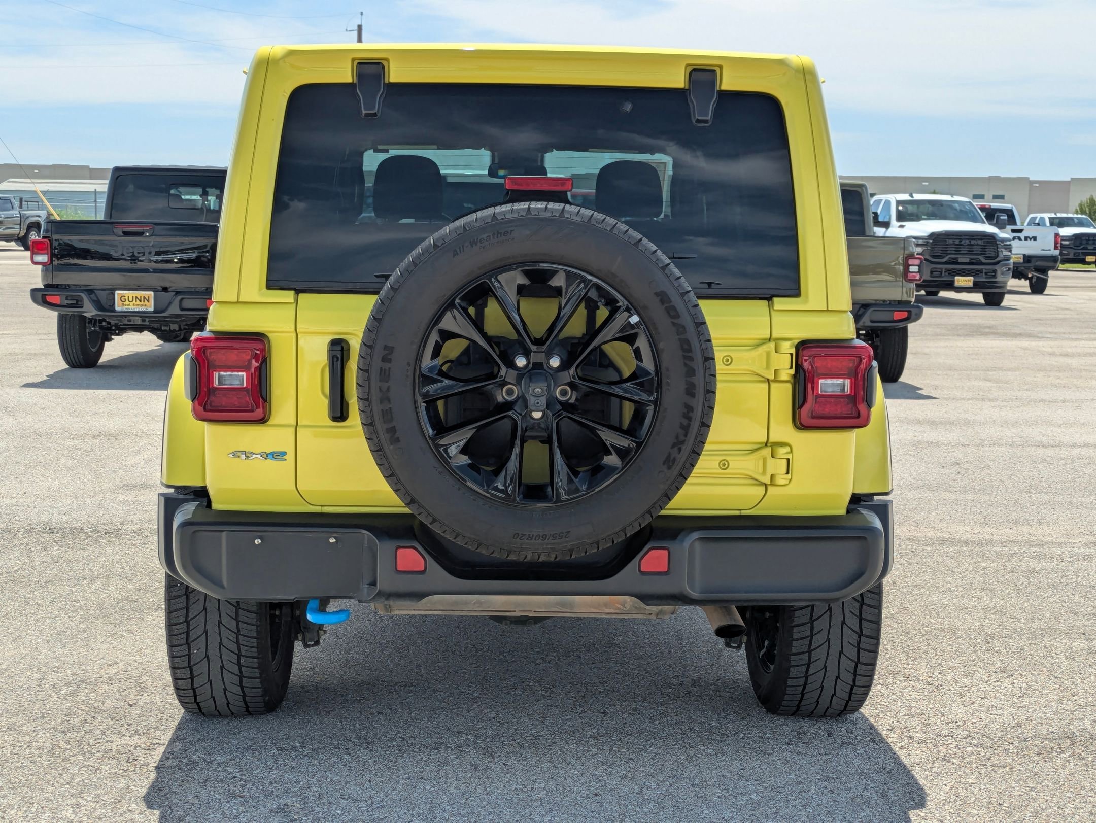 Used 2024 Jeep Wrangler Sahara AWD/4WD image 6