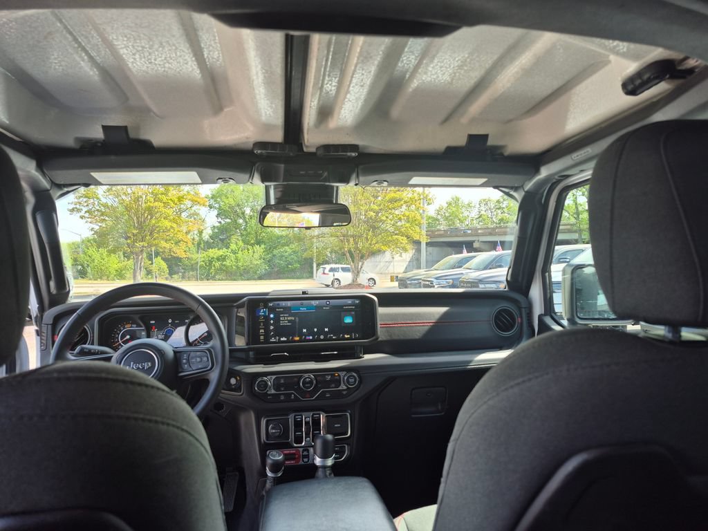 Used 2024 Jeep Wrangler Unlimited Rubicon AWD/4WD image 11