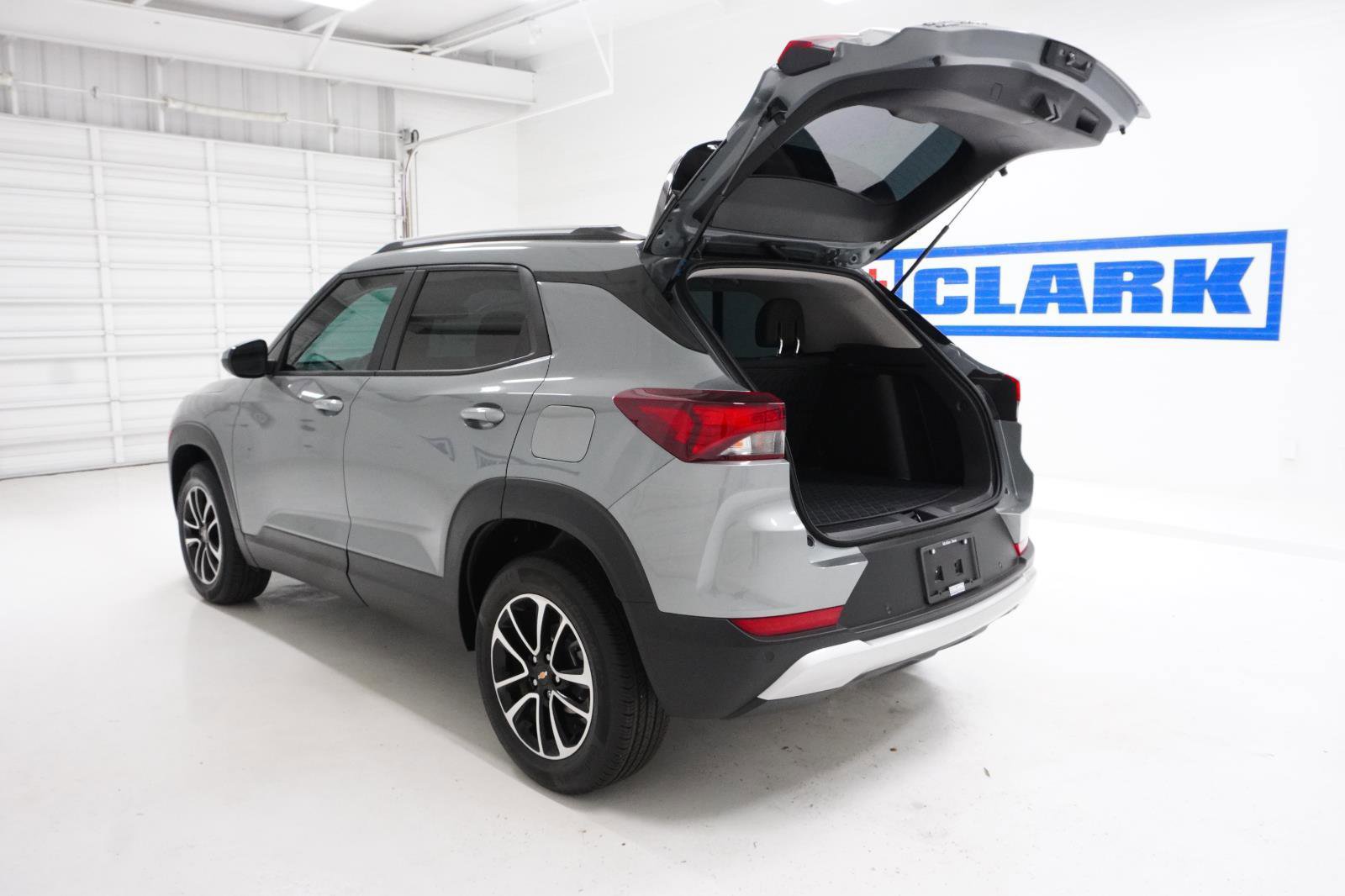 Used 2026 Chevrolet TrailBlazer LT w/ LT Cold Weather Package image 8