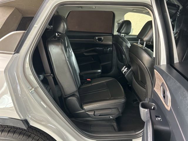 Used 2023 Kia Sorento EX w/ Panoramic Sunroof Package image 30