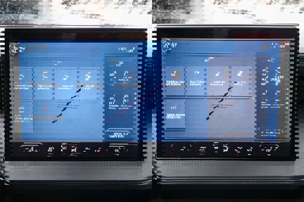 New 2025 Ford Maverick XL image 15