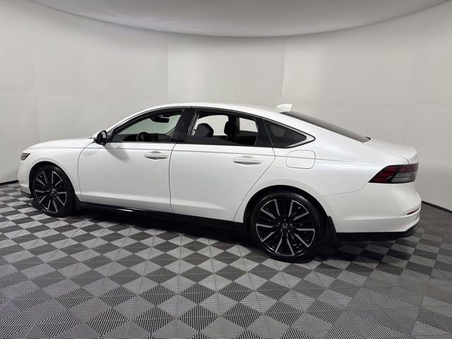 Used 2023 Honda Accord Touring image 4