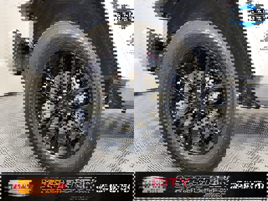 Used 2022 Jeep Wrangler Unlimited Sahara image 9