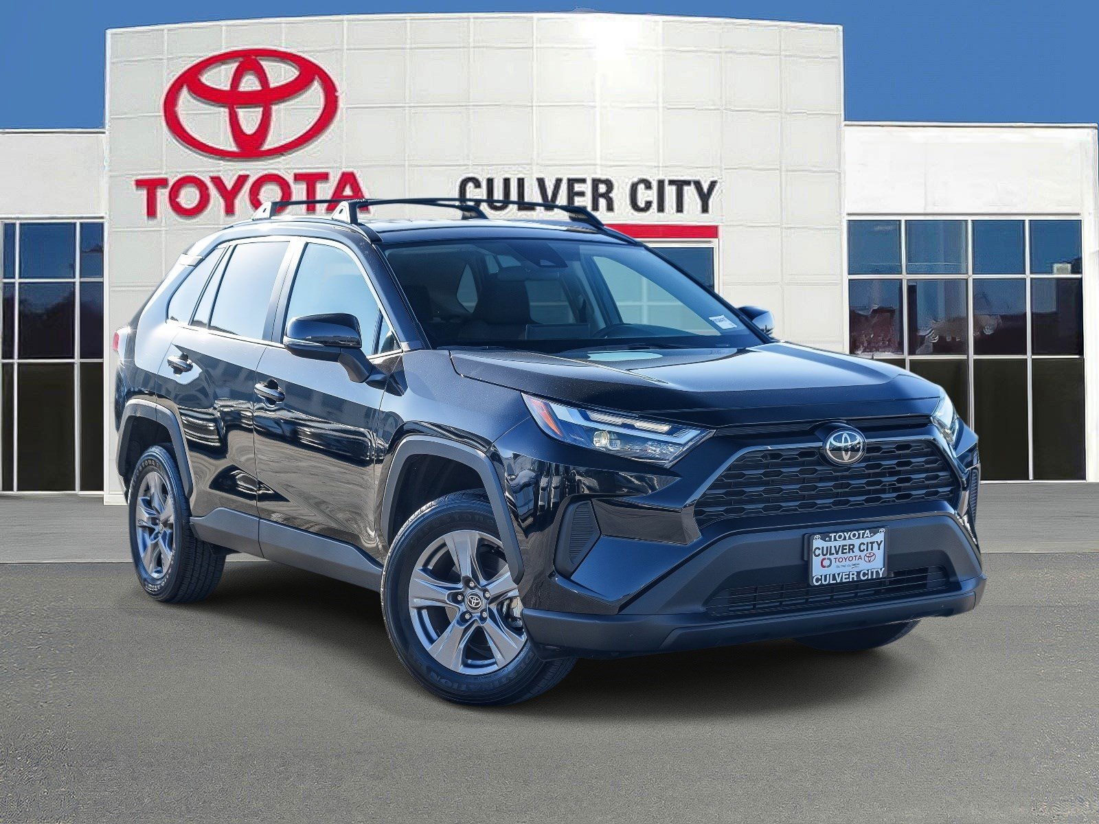 Certified 2024 Toyota RAV4 XLE FWD image 1