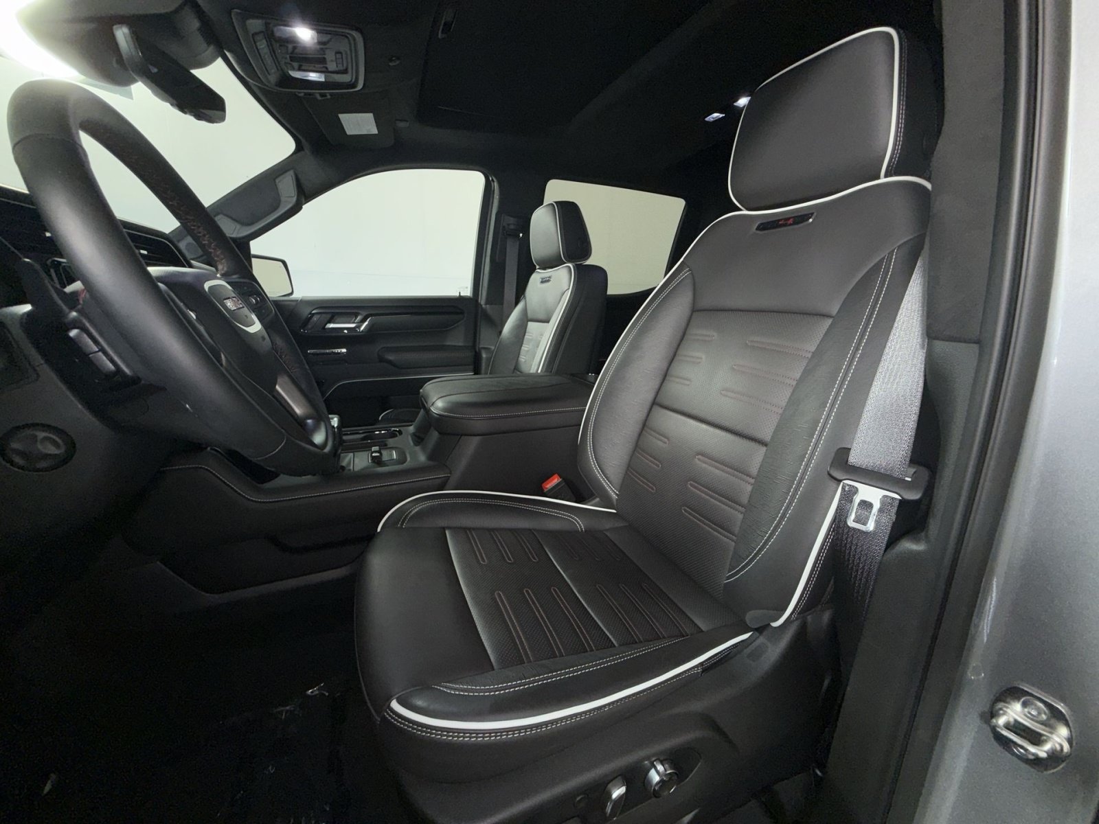 Used 2025 GMC Sierra 1500 AT4X AWD/4WD image 13