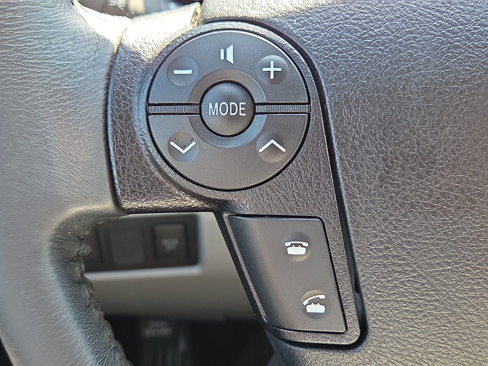 Used 2013 Toyota Sequoia Limited AWD/4WD image 22