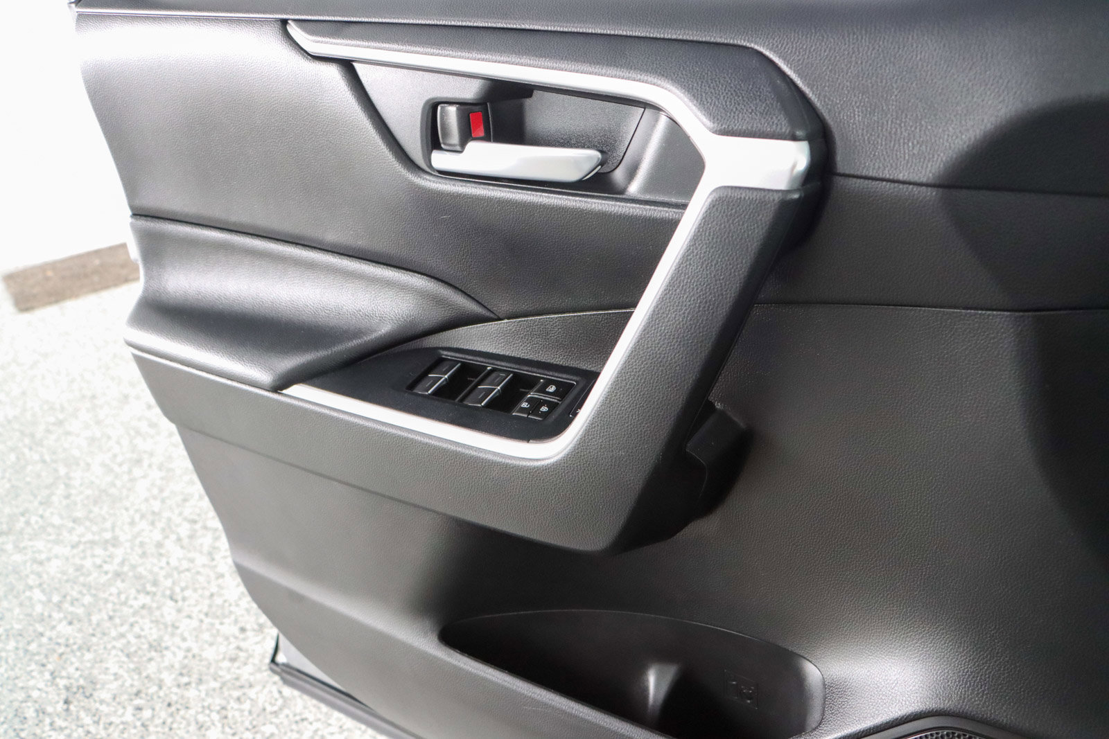 Used 2023 Toyota RAV4 XLE w/ Convenience Package image 22