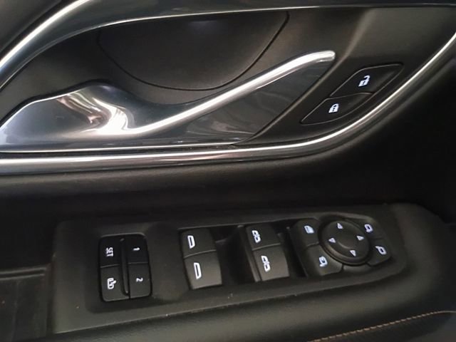 Used 2023 GMC Yukon XL AT4 AWD/4WD image 20