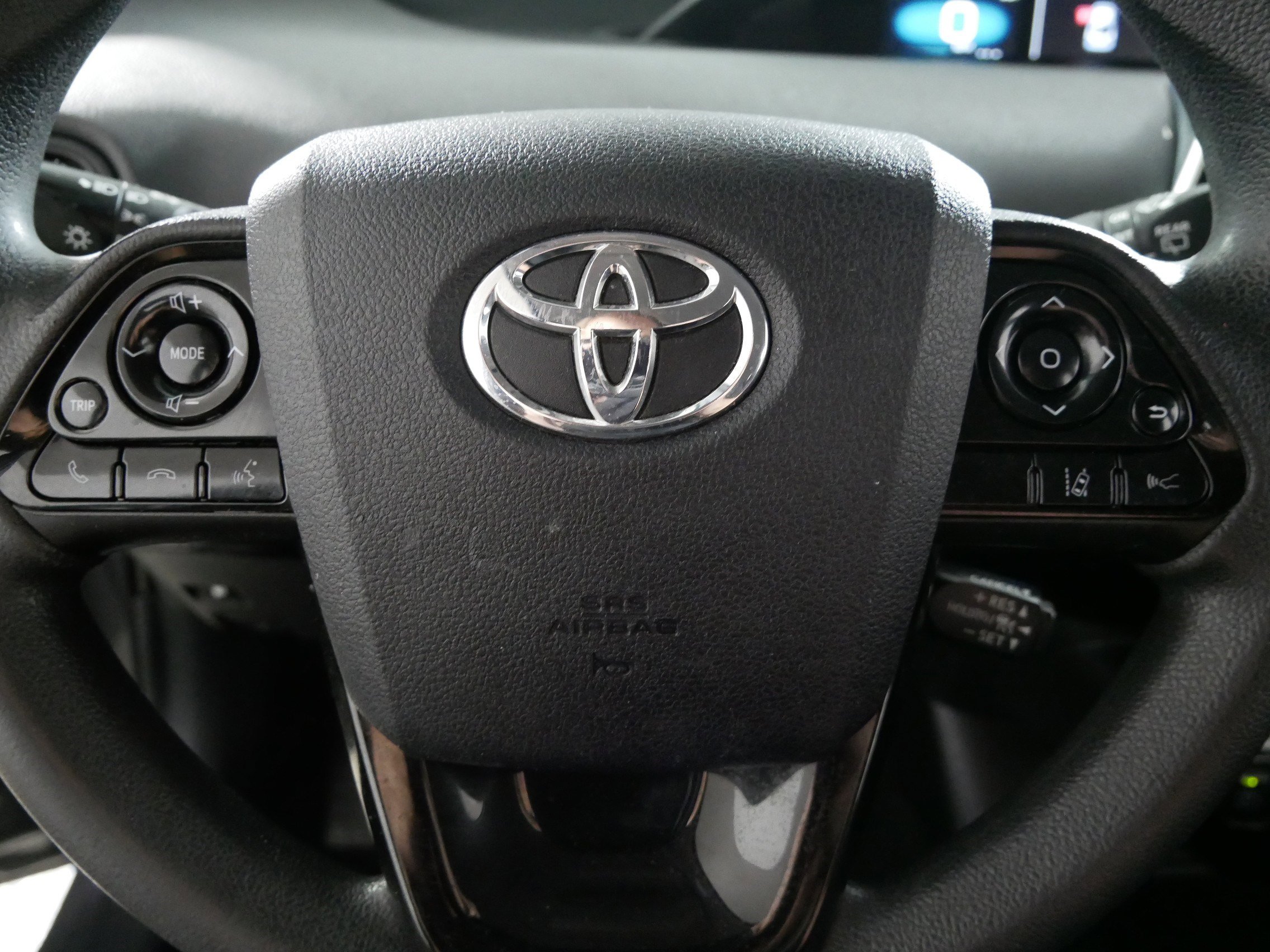 Used 2022 Toyota Prius LE image 25