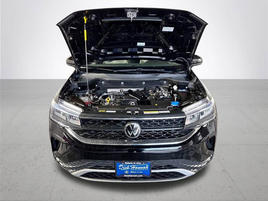 Used 2022 Volkswagen Taos SE w/ Panoramic Sunroof Package AWD/4WD image 23