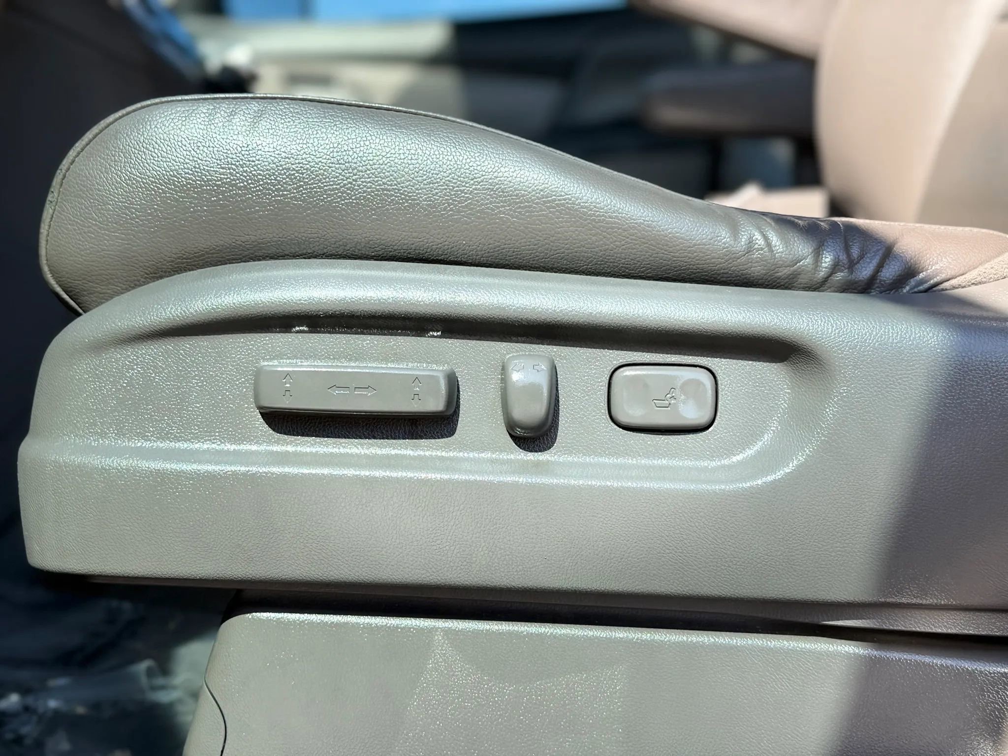 Used 2013 Honda Odyssey Touring Elite image 25