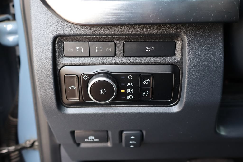Used 2023 Ford F350 Lariat w/ Sport Appearance Package AWD/4WD image 36
