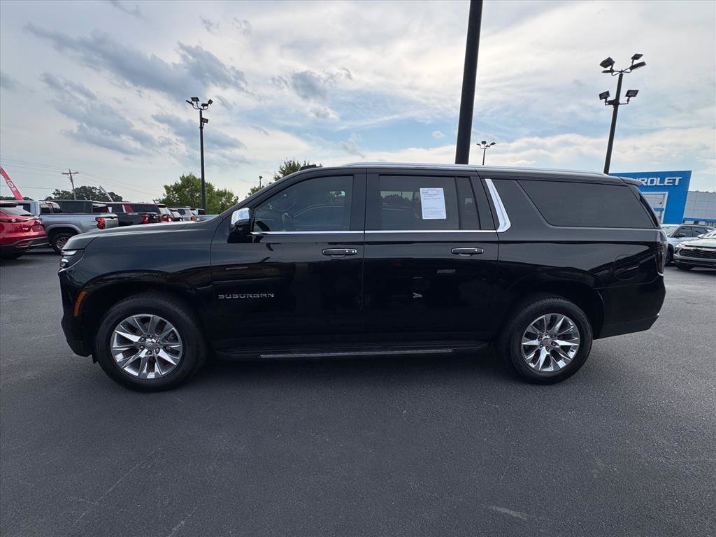 Used 2025 Chevrolet Suburban Premier AWD/4WD image 6