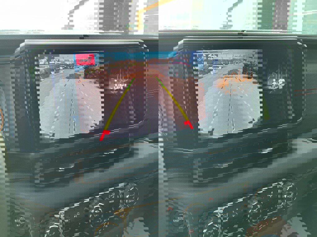 Used 2025 Jeep Wrangler Unlimited Rubicon image 10