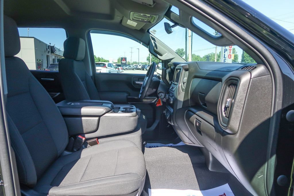 Used 2021 Chevrolet Silverado 1500 Custom Trail Boss w/ Midnight Edition AWD/4WD image 17