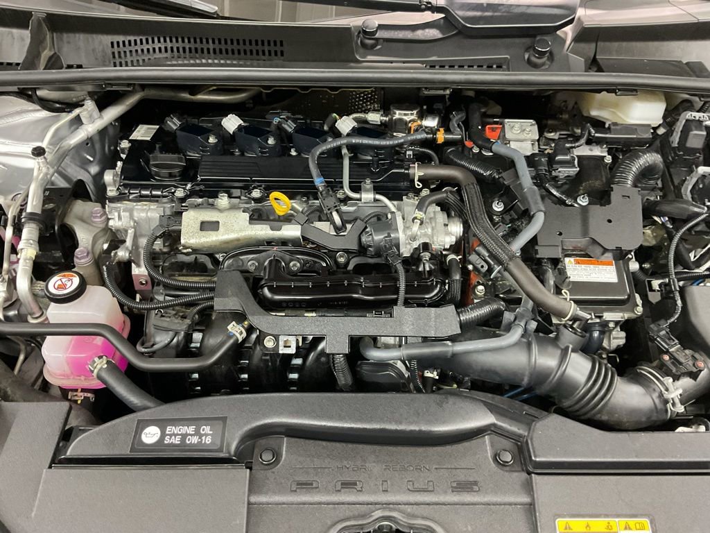 Used 2024 Toyota Prius LE FWD image 32