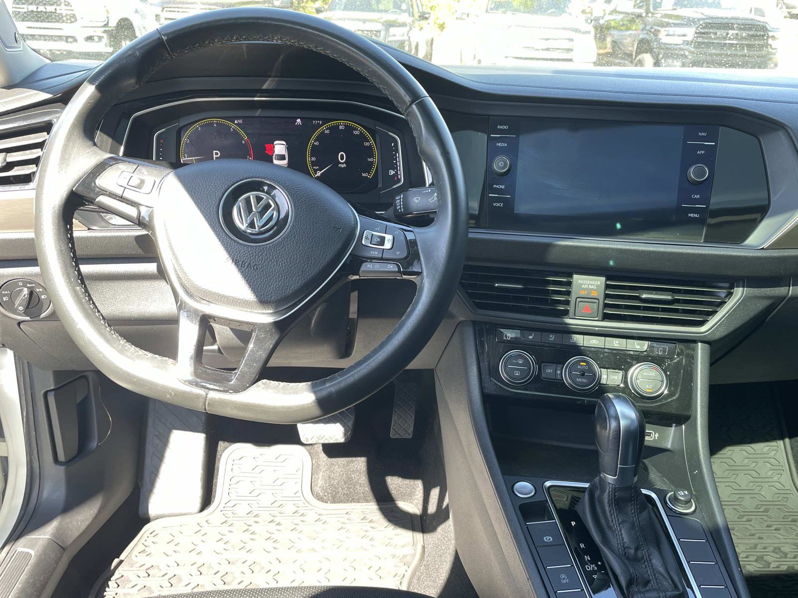 Used 2019 Volkswagen Jetta SEL Premium FWD image 13