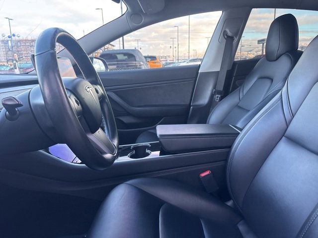 Used 2019 Tesla Model 3 Standard Range Plus image 21