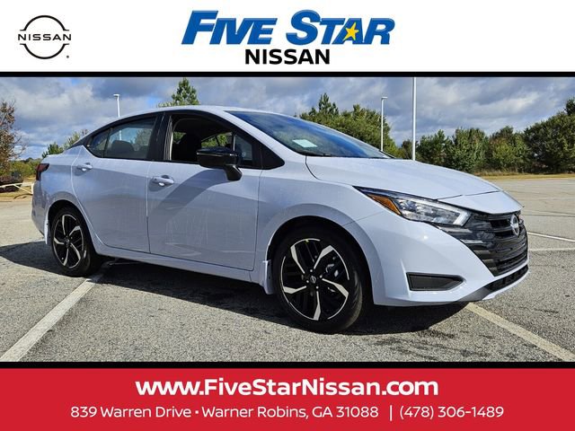 New 2025 Nissan Versa SR w/ Trunk Package