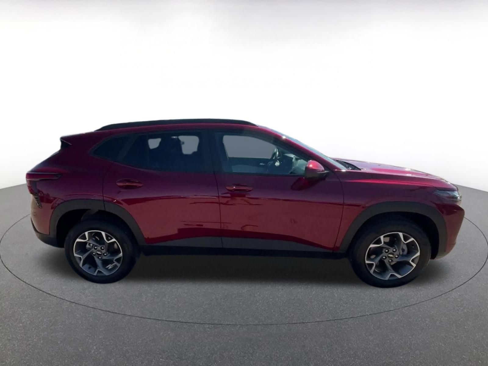 Used 2025 Chevrolet Trax LT w/ LT Convenience Package FWD image 16