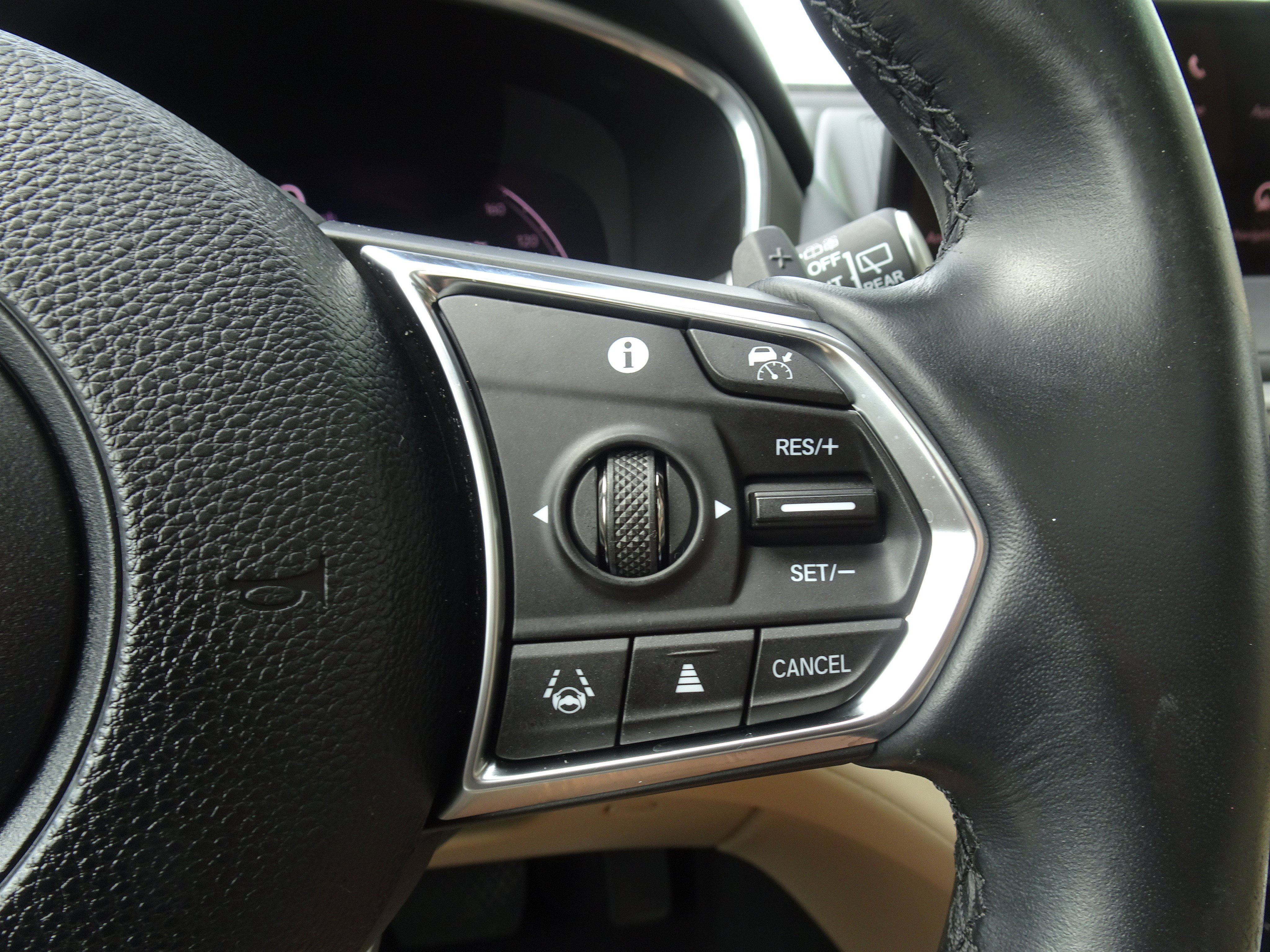Used 2023 Acura MDX w/ Technology Package AWD/4WD image 24