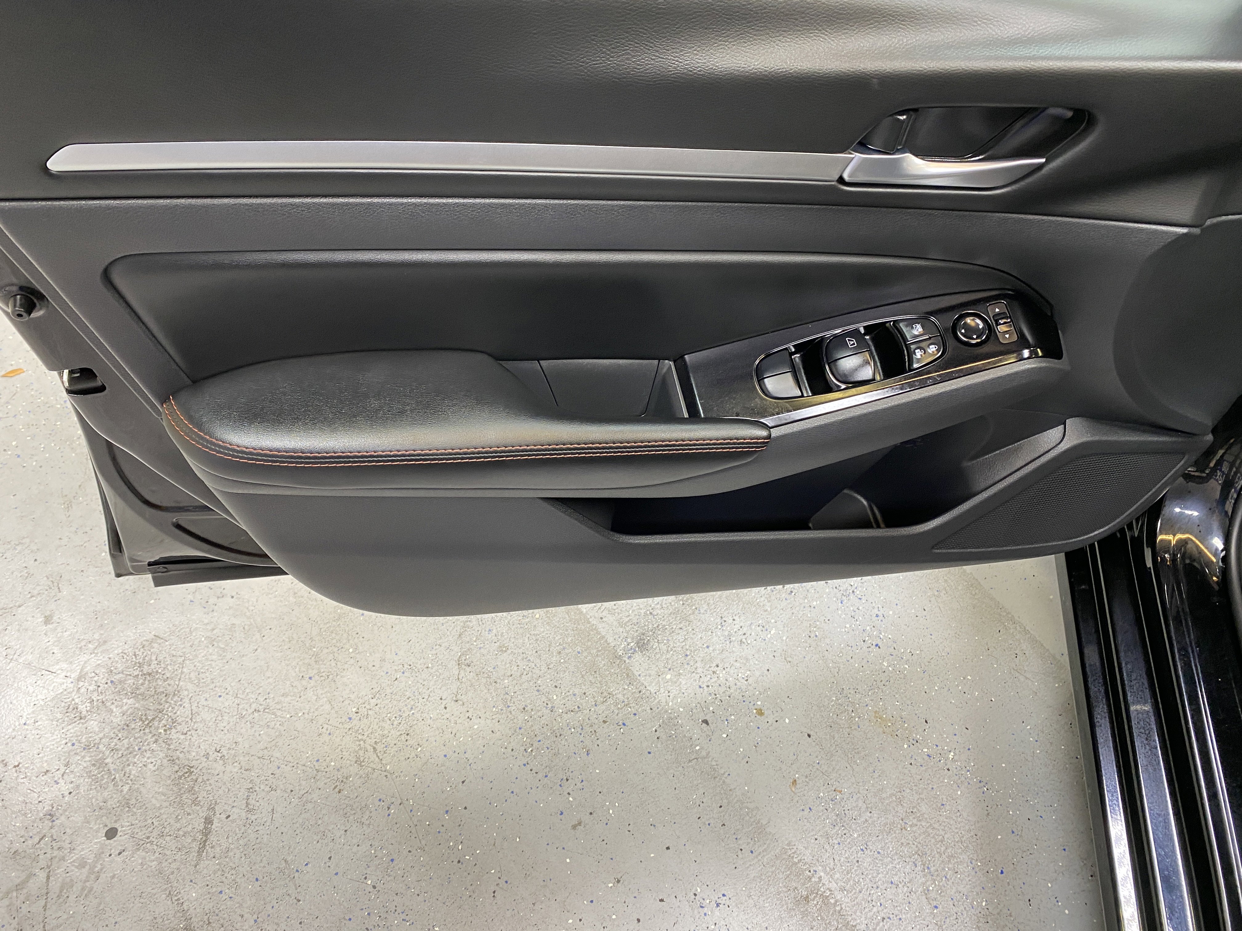 Used 2025 Nissan Altima 2.5 SR image 21
