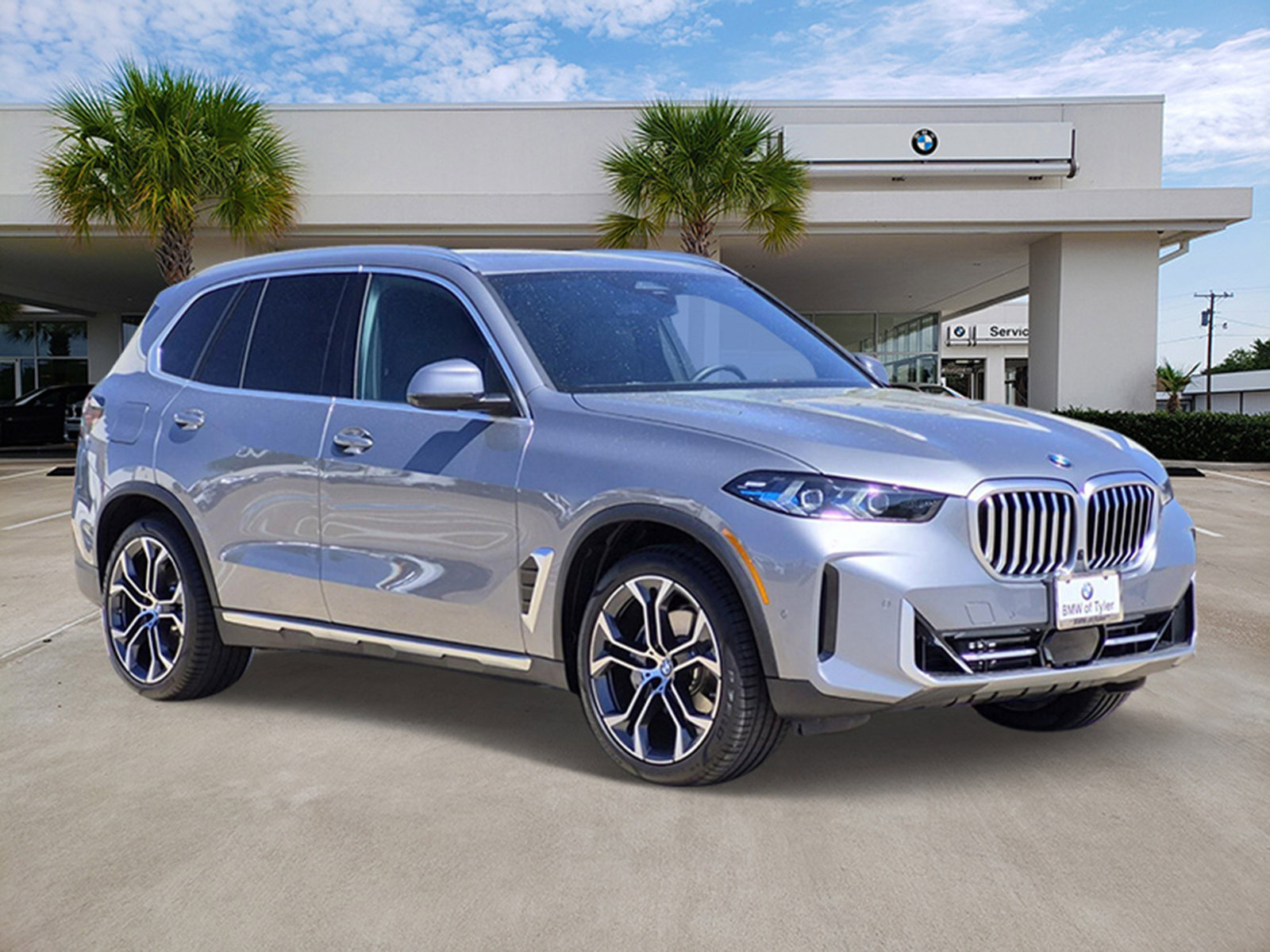 Certified 2026 BMW X5 xDrive40i w/ Climate Comfort Package image 3