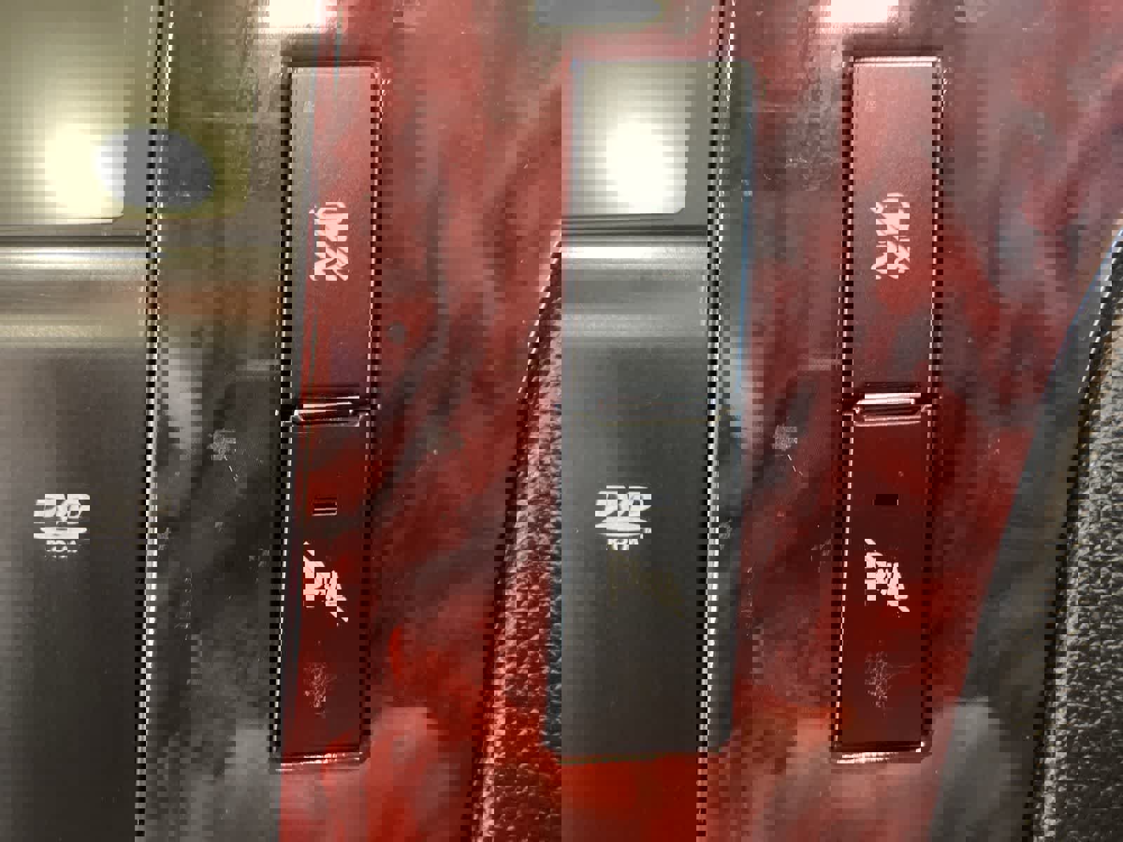 Used 2010 Cadillac Escalade Luxury image 21