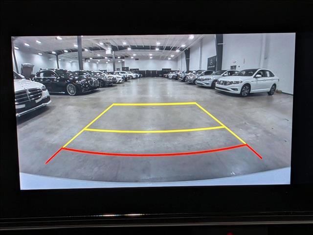 Used 2021 Hyundai Elantra Limited image 13