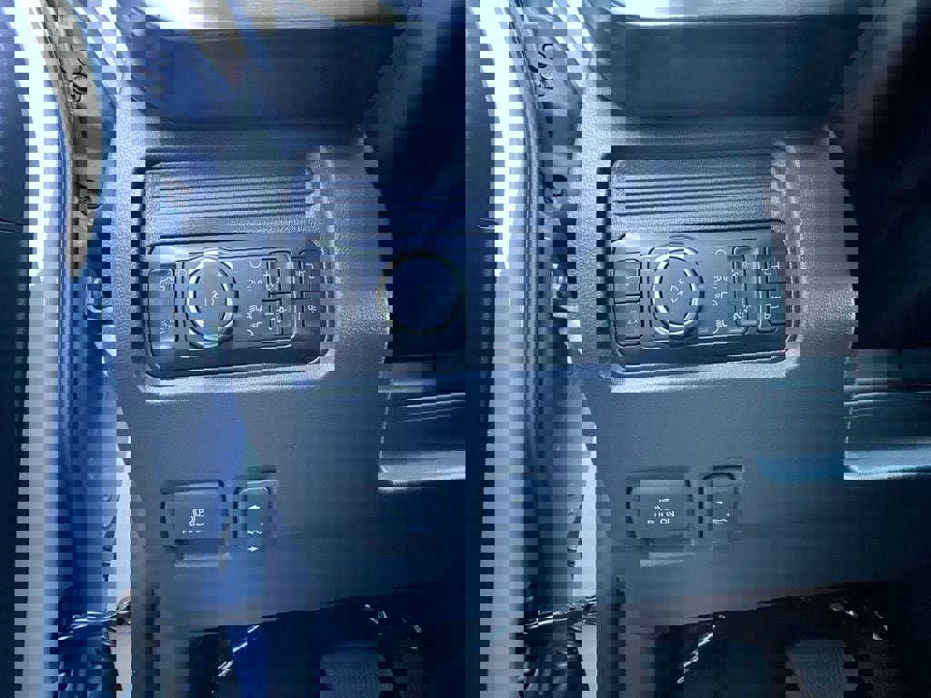 New 2025 Ford F350 Lariat w/ Lariat Ultimate Package image 17