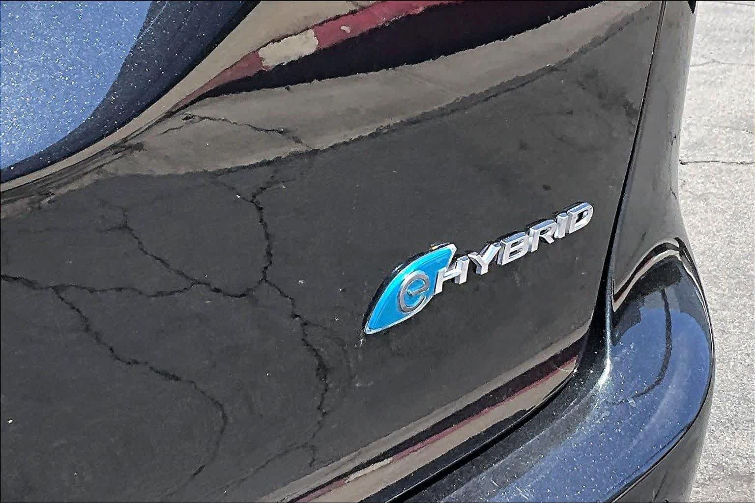 Used 2018 Chrysler Pacifica Limited w/ Advanced Safetytec Group FWD image 9