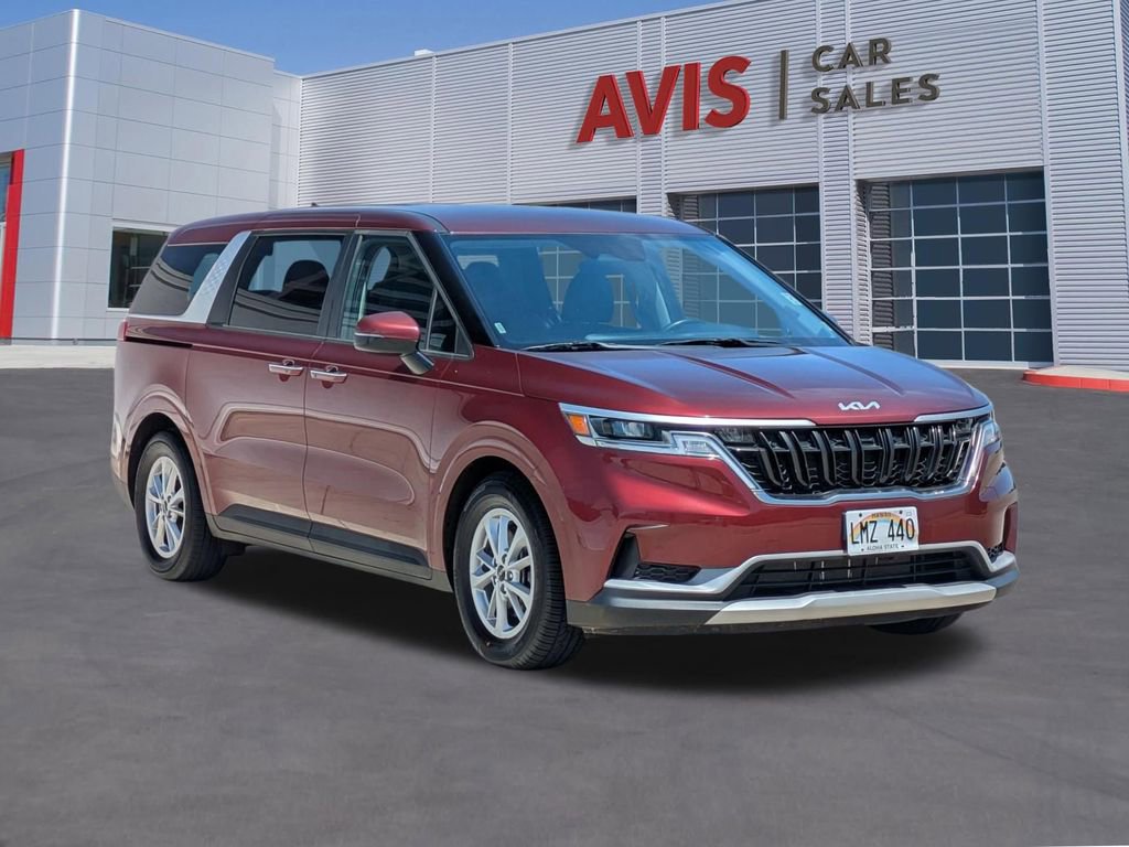 Used 2023 Kia Carnival LX FWD image 3