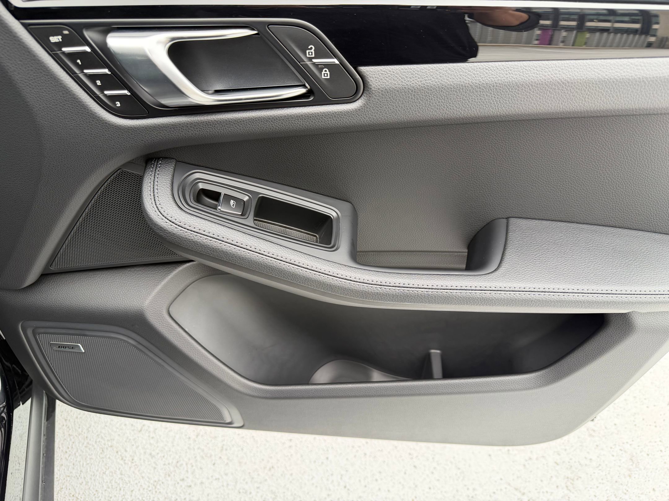 Certified 2026 Porsche Macan AWD/4WD image 18