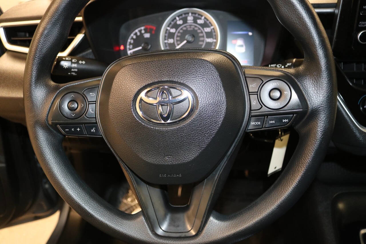 Used 2022 Toyota Corolla LE image 36