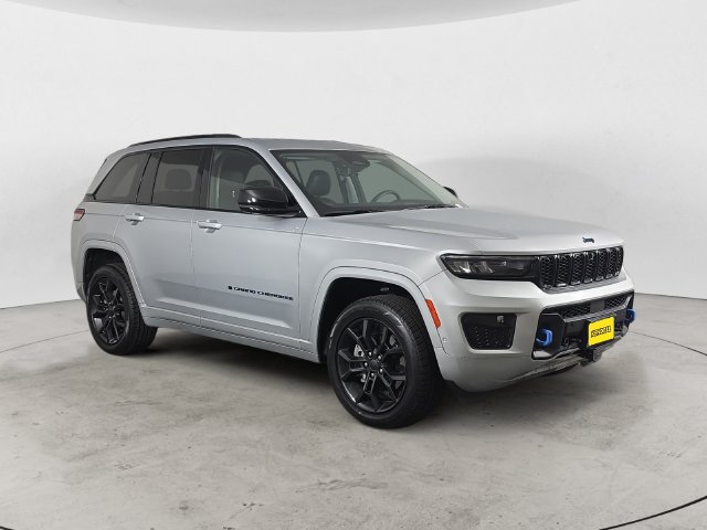 Used 2023 Jeep Grand Cherokee 30th Anniversary AWD/4WD image 3