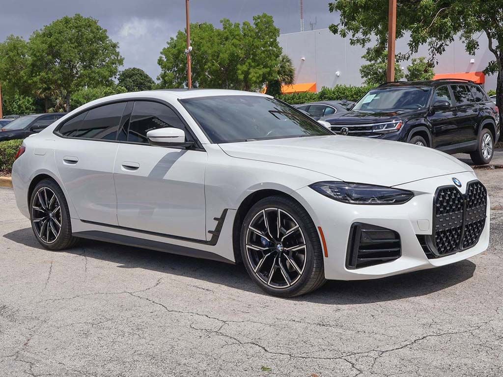 Used 2022 BMW 430i Gran Coupe w/ M Sport Package RWD image 2