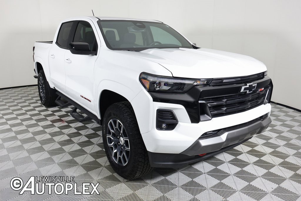 Used 2024 Chevrolet Colorado Z71 w/ Z71 Convenience Package 2 image 3