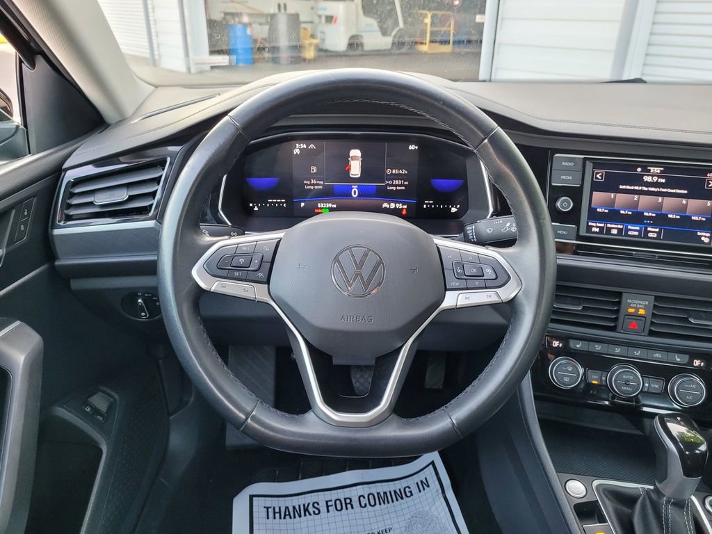 Used 2024 Volkswagen Jetta SE image 16