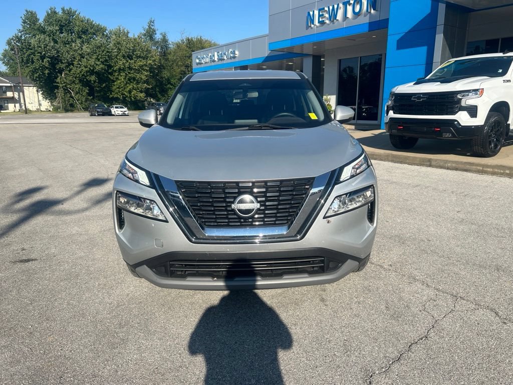 Used 2023 Nissan Rogue SV AWD/4WD image 2