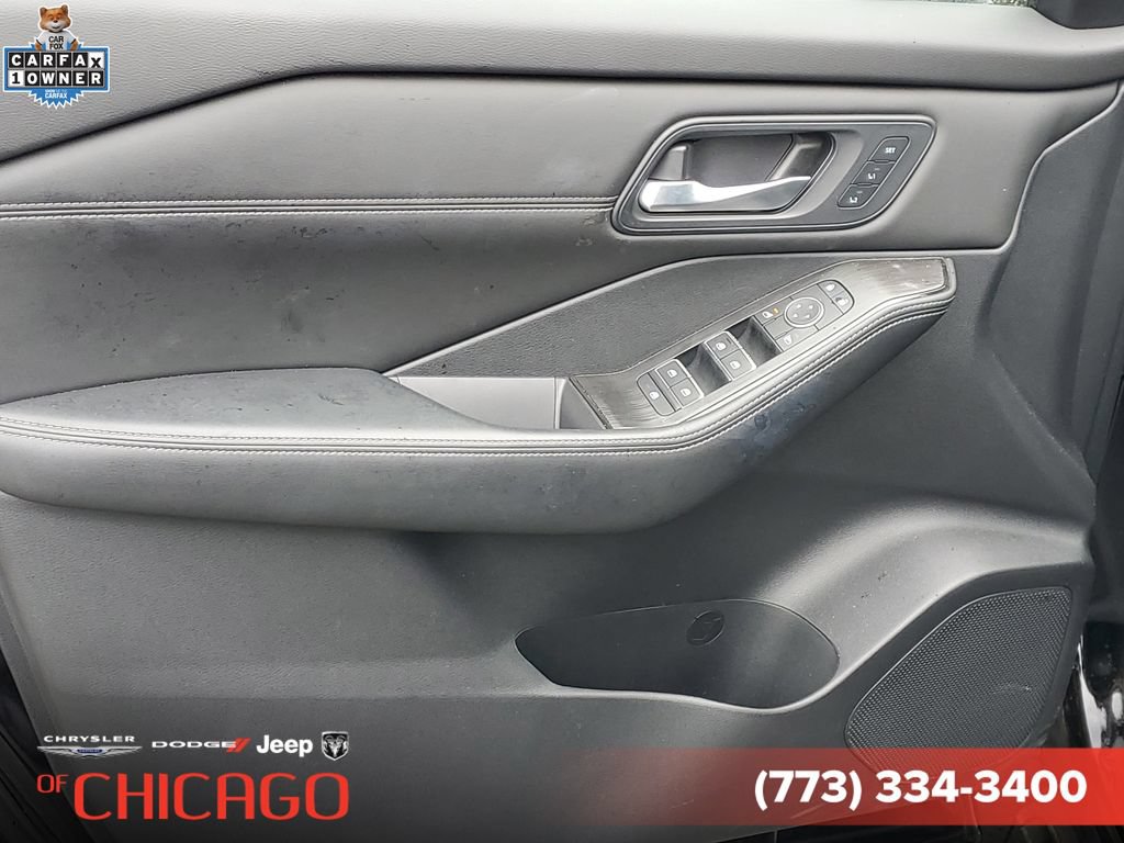 Used 2025 Nissan Rogue SL w/ Tech Package AWD/4WD image 21
