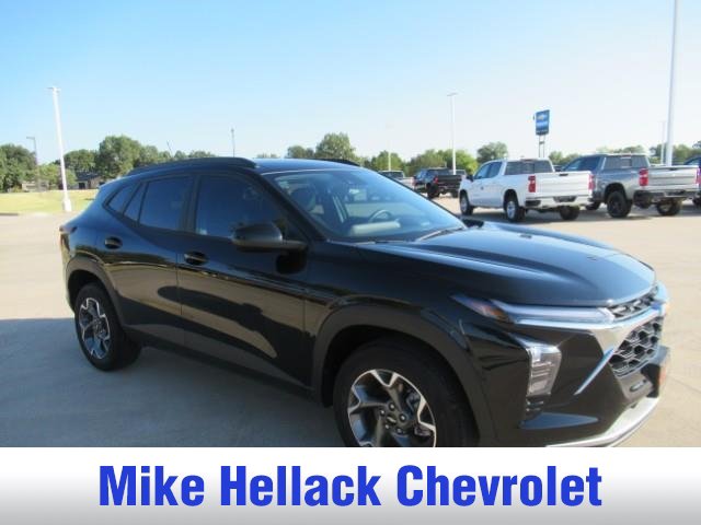 Used 2026 Chevrolet Trax LT w/ Driver Confidence Package FWD image 1
