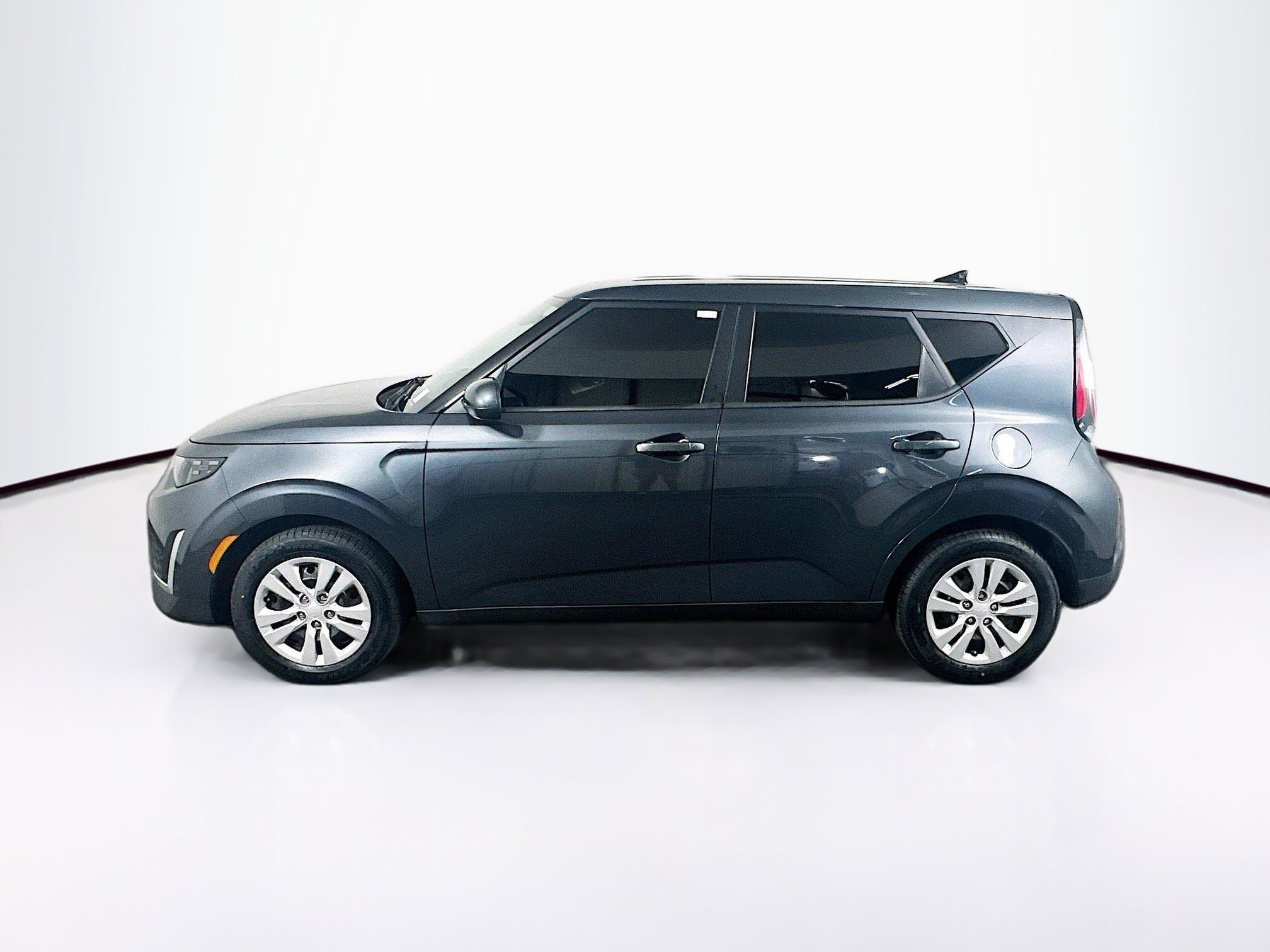 Used 2024 Kia Soul LX image 4